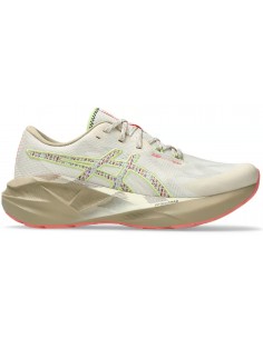 ASICS ZAPATILLAS RUNNING NOVABLAST 5 TR BEIGE MUJER